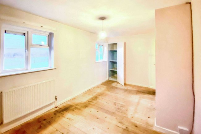 37 Manor Road, Chippenham, Wiltshire SN14 0LH 75