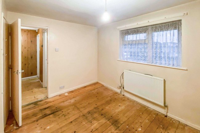 37 Manor Road, Chippenham, Wiltshire SN14 0LH 75