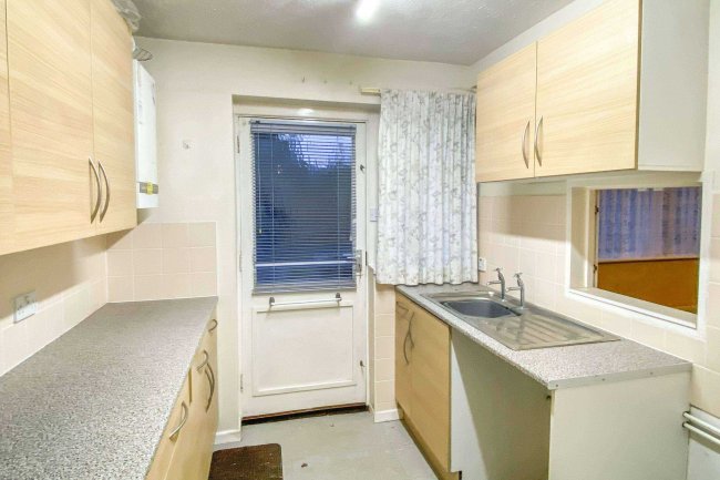 37 Manor Road, Chippenham, Wiltshire SN14 0LH 75