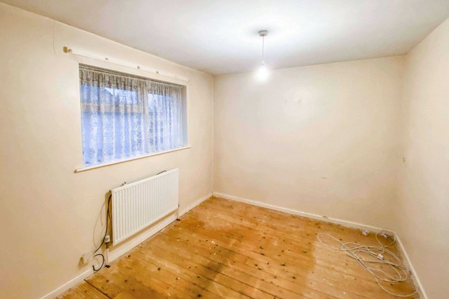 37 Manor Road, Chippenham, Wiltshire SN14 0LH 75