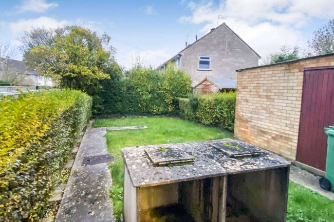 37 Manor Road, Chippenham, Wiltshire SN14 0LH 75