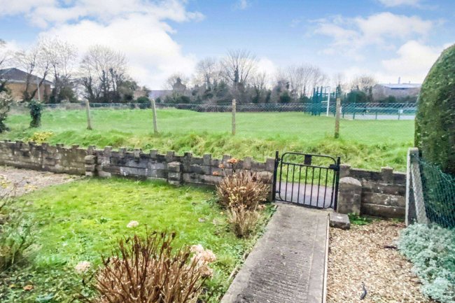 37 Manor Road, Chippenham, Wiltshire SN14 0LH 75