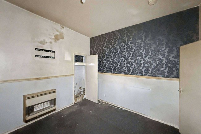 35 Selbourne Street, South Shields, NE33 2TB 23