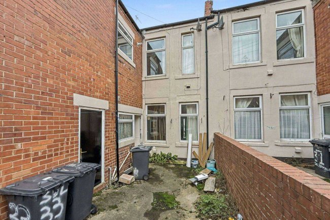 35 Selbourne Street, South Shields, NE33 2TB 23