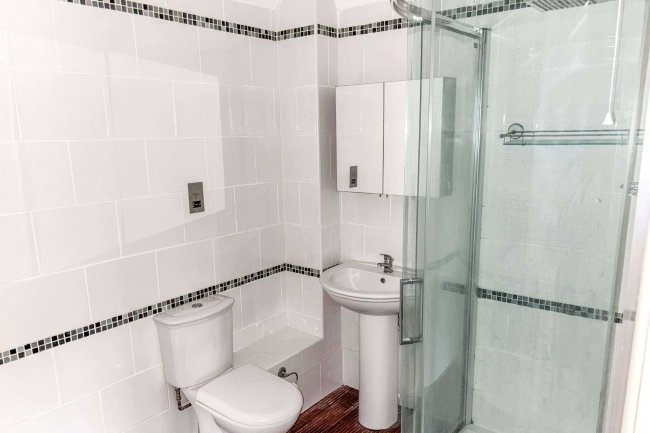 Flat 9 Grosvenor Court, 1 Rosemary Road, Clacton -On-Sea CO15 1NY 3