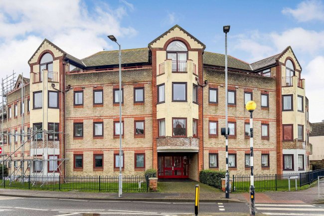 Flat 9 Grosvenor Court, 1 Rosemary Road, Clacton -On-Sea CO15 1NY 3