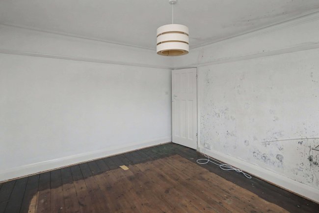 11 Church Crescent, London N20 0JR 74