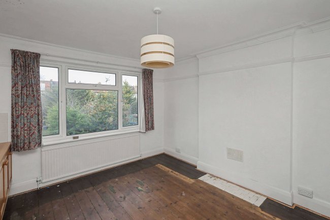 11 Church Crescent, London N20 0JR 74