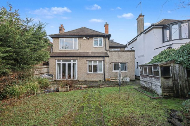 11 Church Crescent, London N20 0JR 74