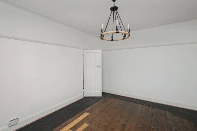 11 Church Crescent, London N20 0JR 74