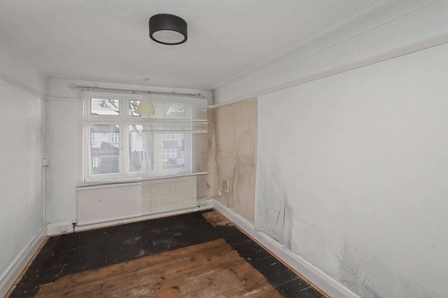 11 Church Crescent, London N20 0JR 74