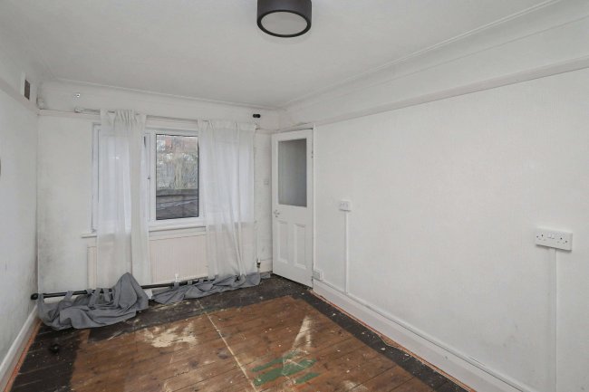 11 Church Crescent, London N20 0JR 74