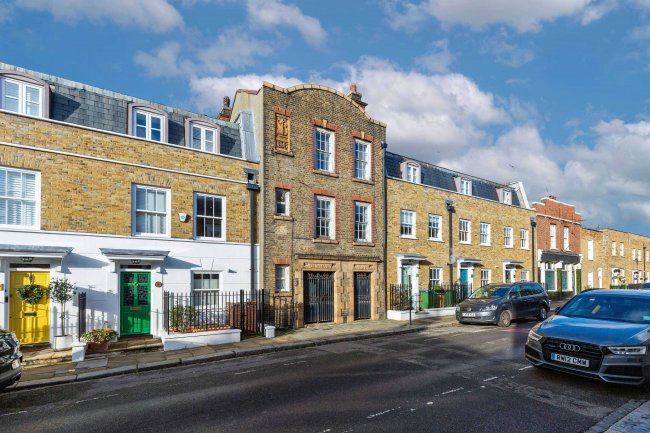 61 King George Street, London SE10 8QB 21