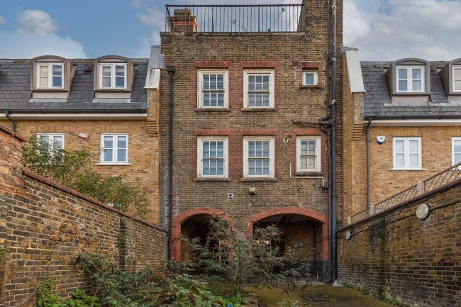 61 King George Street, London SE10 8QB 21