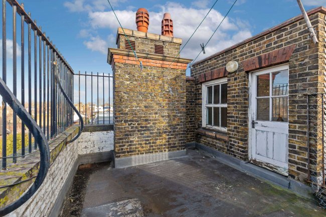 61 King George Street, London SE10 8QB 21