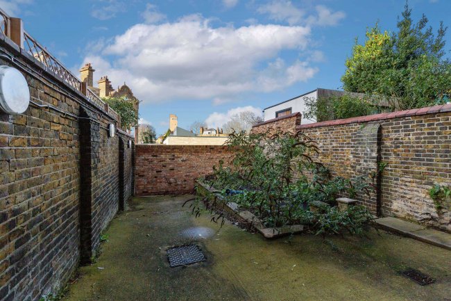 61 King George Street, London SE10 8QB 21