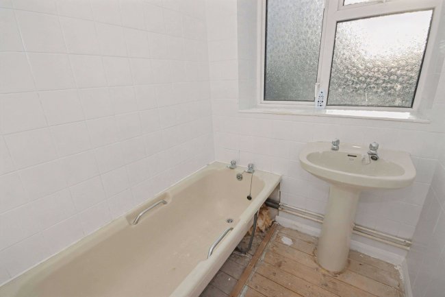 3 Meridian Road, Boston, Lincolnshire, PE21 0NB 6