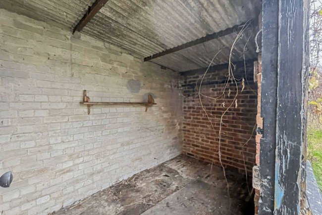 52 Kingscroft Road, Banstead, Surrey, SM7 3LY 49