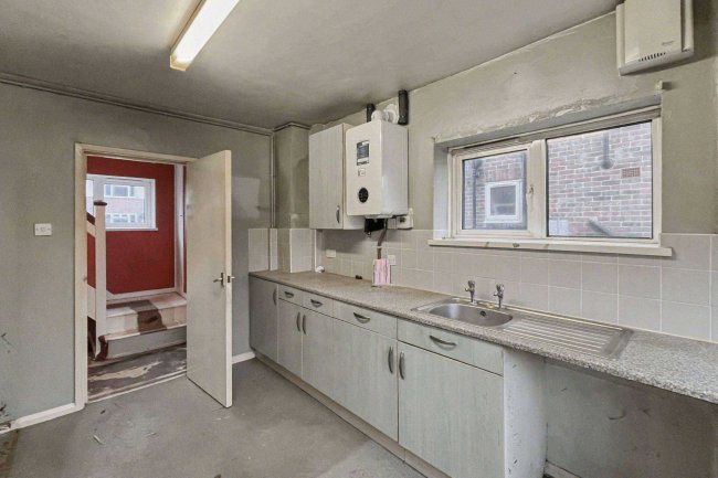 52 Kingscroft Road, Banstead, Surrey, SM7 3LY 49