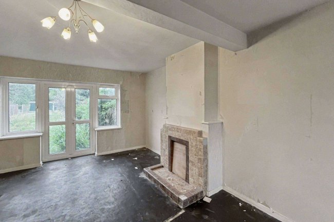 52 Kingscroft Road, Banstead, Surrey, SM7 3LY 49