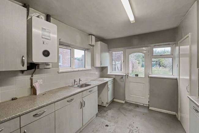 52 Kingscroft Road, Banstead, Surrey, SM7 3LY 49