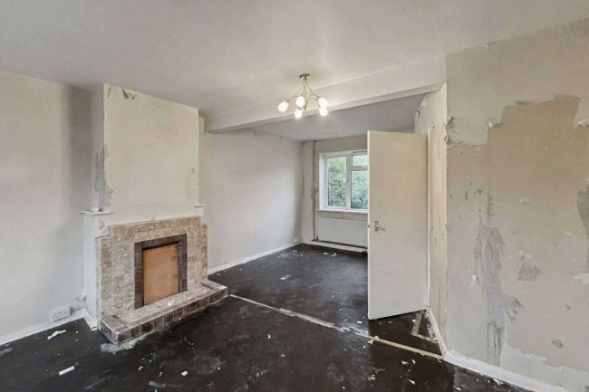 52 Kingscroft Road, Banstead, Surrey, SM7 3LY 49