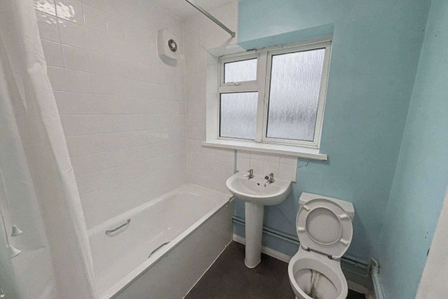 52 Kingscroft Road, Banstead, Surrey, SM7 3LY 49