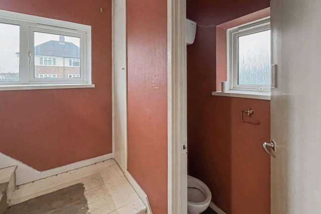 52 Kingscroft Road, Banstead, Surrey, SM7 3LY 49