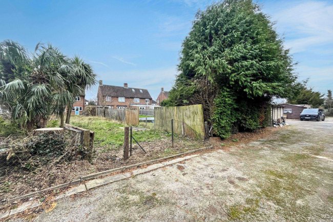 52 Kingscroft Road, Banstead, Surrey, SM7 3LY 49