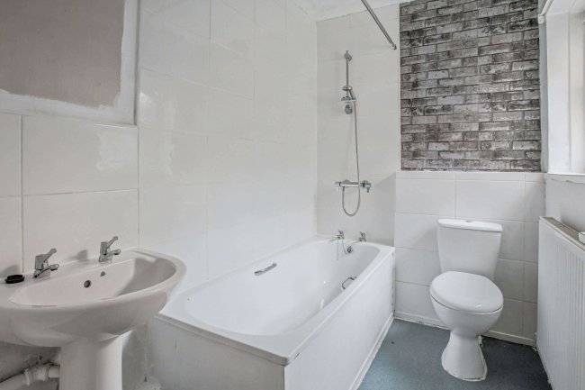 36 St. Ives Grove, Liverpool, L13 3AL 27