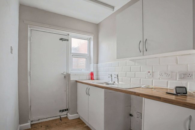 36 St. Ives Grove, Liverpool, L13 3AL 27