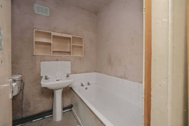 29 Banner Street, Liverpool, L15 0HG 3