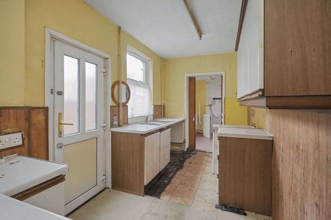 135 Tudor Road, Leicester LE3 5JG 59