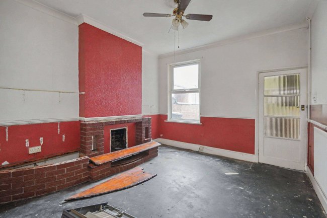 135 Tudor Road, Leicester LE3 5JG 59