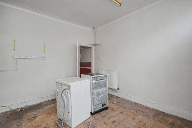 135 Tudor Road, Leicester LE3 5JG 59