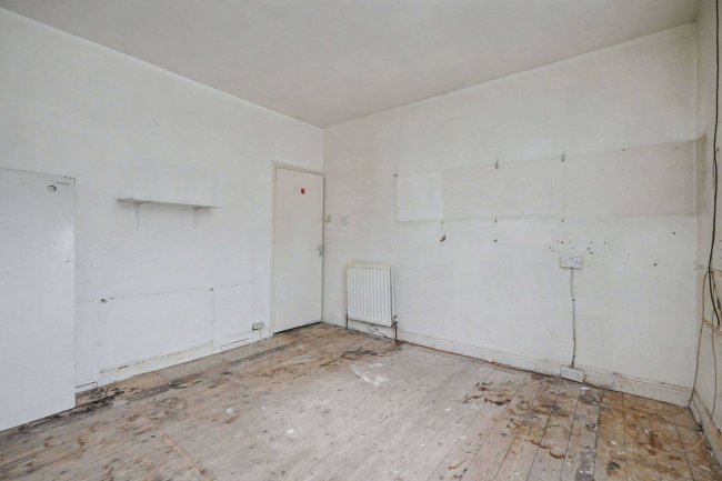 135 Tudor Road, Leicester LE3 5JG 59