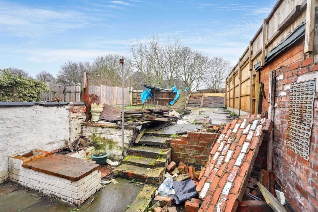 135 Tudor Road, Leicester LE3 5JG 59