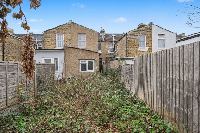 Flat 1, 25 Boswell Road, Thornton Heath, Surrey CR7 7RZ 77