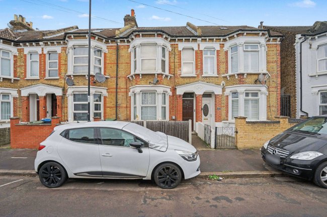 Flat 1, 25 Boswell Road, Thornton Heath, Surrey CR7 7RZ 77