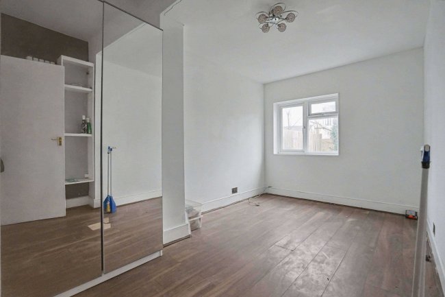 Flat 1, 25 Boswell Road, Thornton Heath, Surrey CR7 7RZ 77