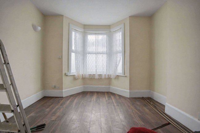 Flat 1, 25 Boswell Road, Thornton Heath, Surrey CR7 7RZ 77