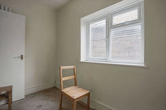 Flat 1, 25 Boswell Road, Thornton Heath, Surrey CR7 7RZ 77