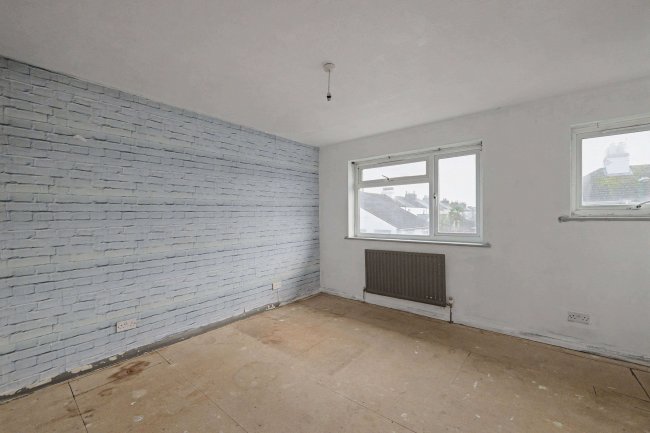 2 The Willows, Beaconsfield Road, Littlehampton, West Sussex, BN17 6LL 100