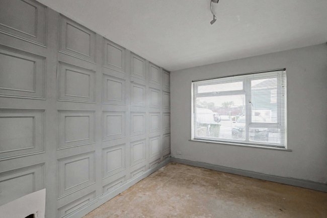 2 The Willows, Beaconsfield Road, Littlehampton, West Sussex, BN17 6LL 100