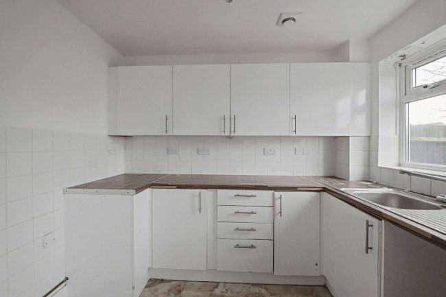 2 The Willows, Beaconsfield Road, Littlehampton, West Sussex, BN17 6LL 100