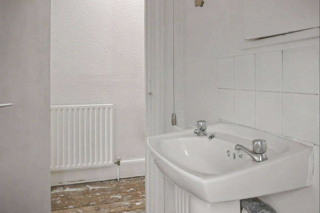 10B Melody Road,  Wandsworth, London, SW18 2QF 70