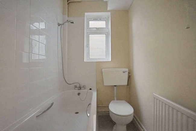 Flat A, 72 Earlsfield Road, Wandsworth, London, SW18 3DN 78