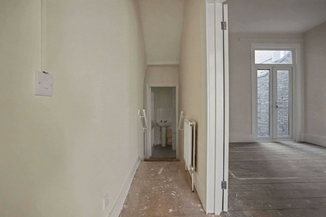 Flat A, 72 Earlsfield Road, Wandsworth, London, SW18 3DN 78