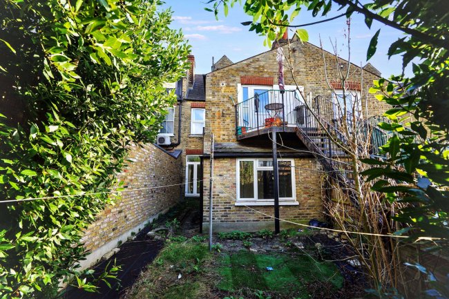 Flat A, 72 Earlsfield Road, Wandsworth, London, SW18 3DN 78