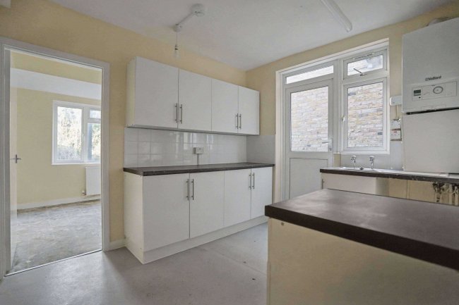 Flat A, 72 Earlsfield Road, Wandsworth, London, SW18 3DN 78